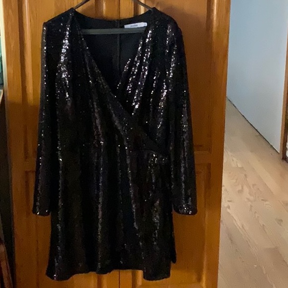 JustFab Dresses & Skirts - JustFab glitter black dress